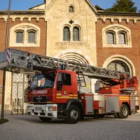 Drehleiter mit Korb 23/12 CC