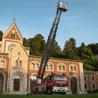 Drehleiter mit Korb 23/12 CC