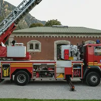 Drehleiter mit Korb 23/12 CC
