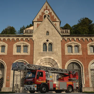 Drehleiter mit Korb 23/12 CC
